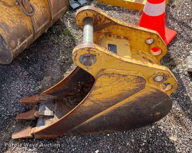 image for item LV9909 2006 John Deere  310G backhoe