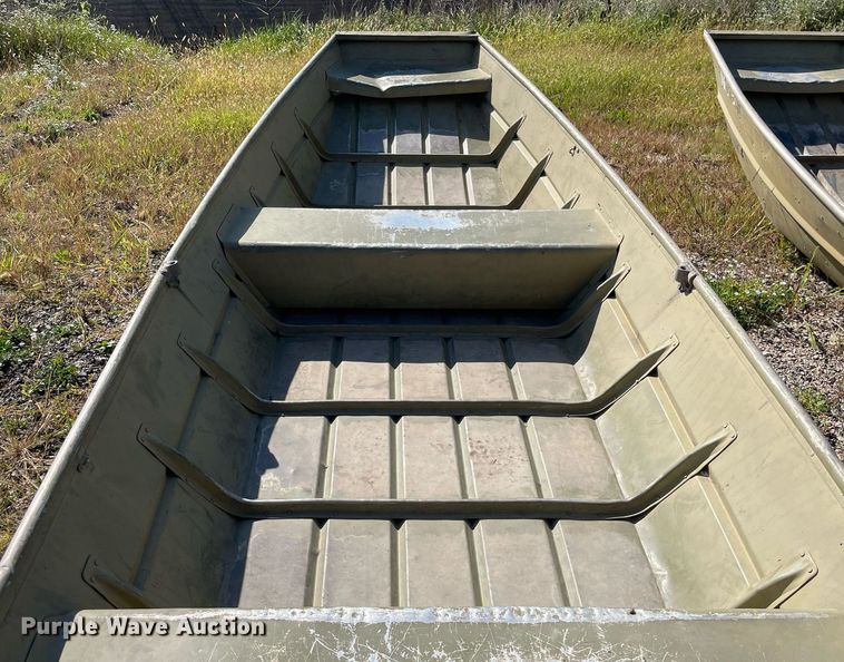 image for item LV9913 (3) 1991 Lowe 14 Delta Jon boats