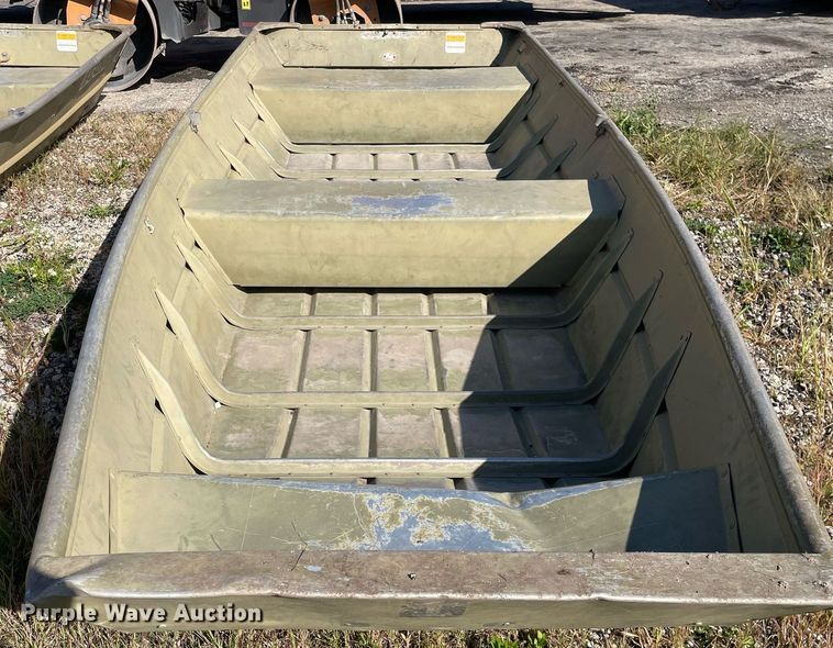 image for item LV9913 (3) 1991 Lowe 14 Delta Jon boats