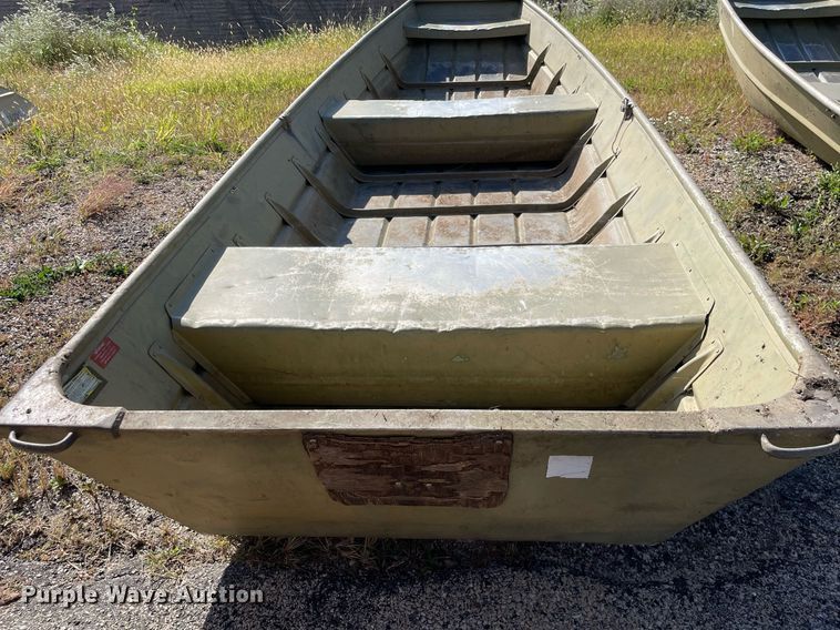 image for item LV9913 (3) 1991 Lowe 14 Delta Jon boats