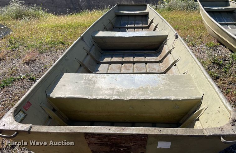 image for item LV9913 (3) 1991 Lowe 14 Delta Jon boats