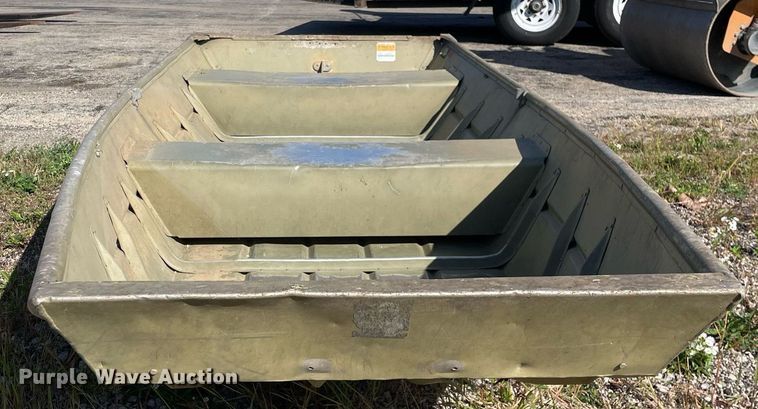 image for item LV9913 (3) 1991 Lowe 14 Delta Jon boats