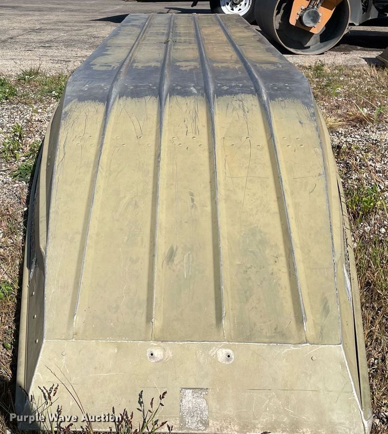 image for item LV9913 (3) 1991 Lowe 14 Delta Jon boats