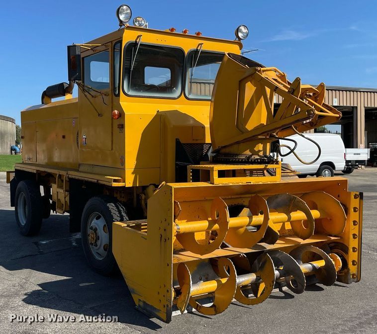 image for item LV9914 1978 SMI 5000  snow blower truck