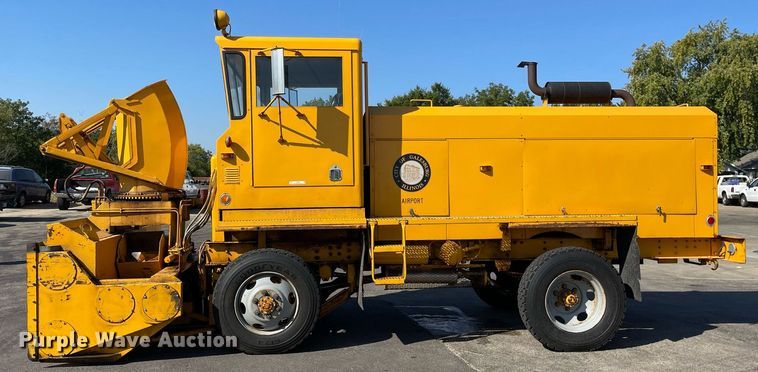 image for item LV9914 1978 SMI 5000  snow blower truck