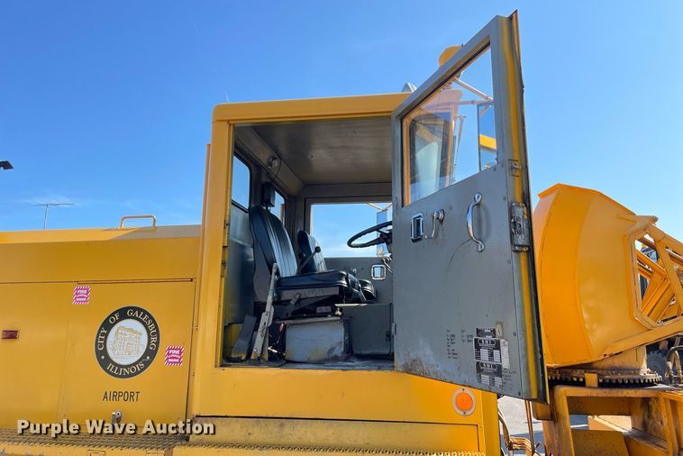 image for item LV9914 1978 SMI 5000  snow blower truck