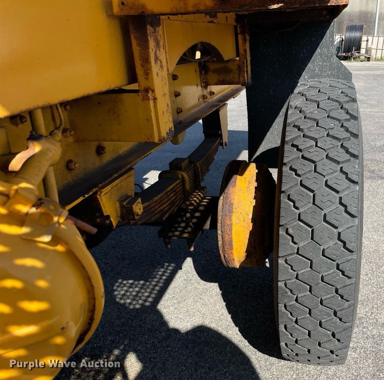 image for item LV9914 1978 SMI 5000  snow blower truck