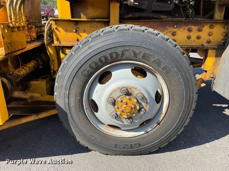 image for item LV9914 1978 SMI 5000  snow blower truck