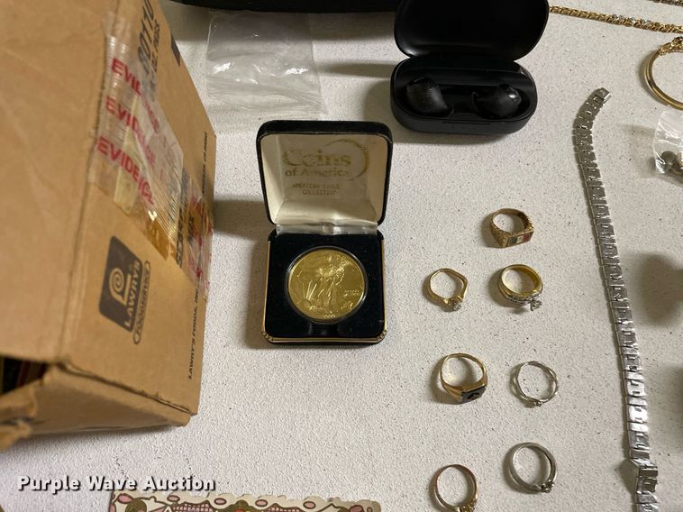 image for item LV9918 Household items