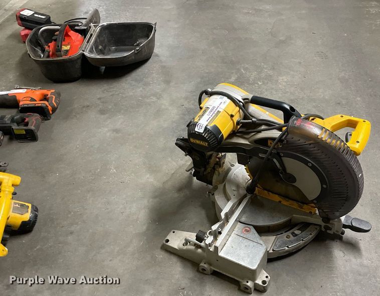 image for item LV9920 DeWalt  compound miter saw