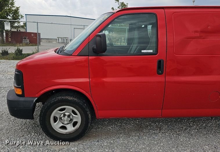 image for item MD9861 2008 Chevrolet Express 1500  van