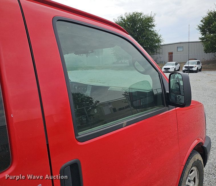 image for item MD9861 2008 Chevrolet Express 1500  van
