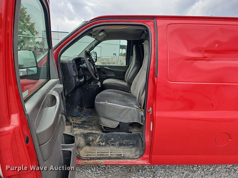 image for item MD9861 2008 Chevrolet Express 1500  van