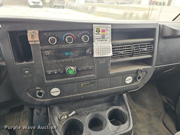 image for item MD9861 2008 Chevrolet Express 1500  van