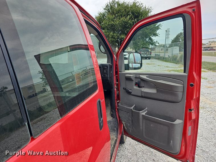 image for item MD9861 2008 Chevrolet Express 1500  van