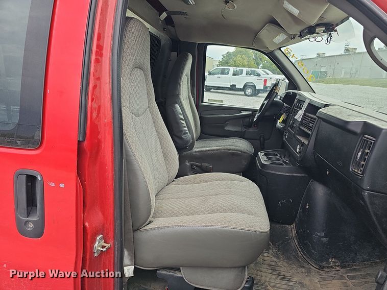 image for item MD9861 2008 Chevrolet Express 1500  van