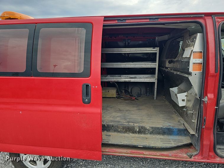 image for item MD9861 2008 Chevrolet Express 1500  van