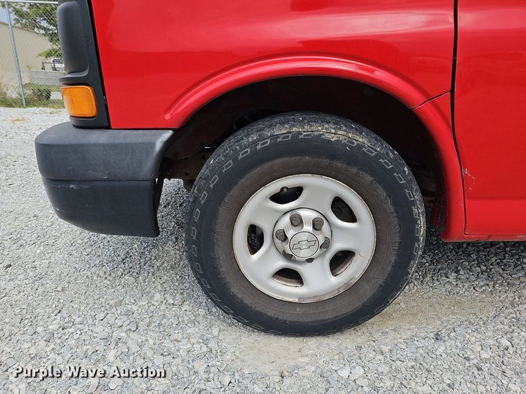 image for item MD9861 2008 Chevrolet Express 1500  van