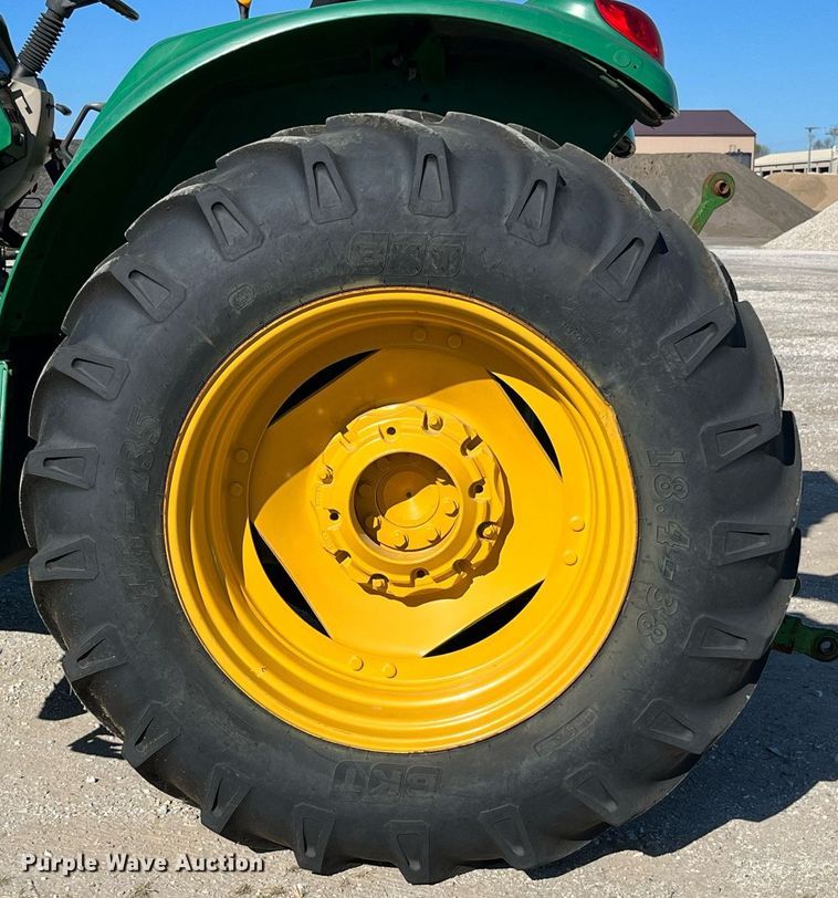 image for item MG9494 John Deere 6615  MFWD tractor