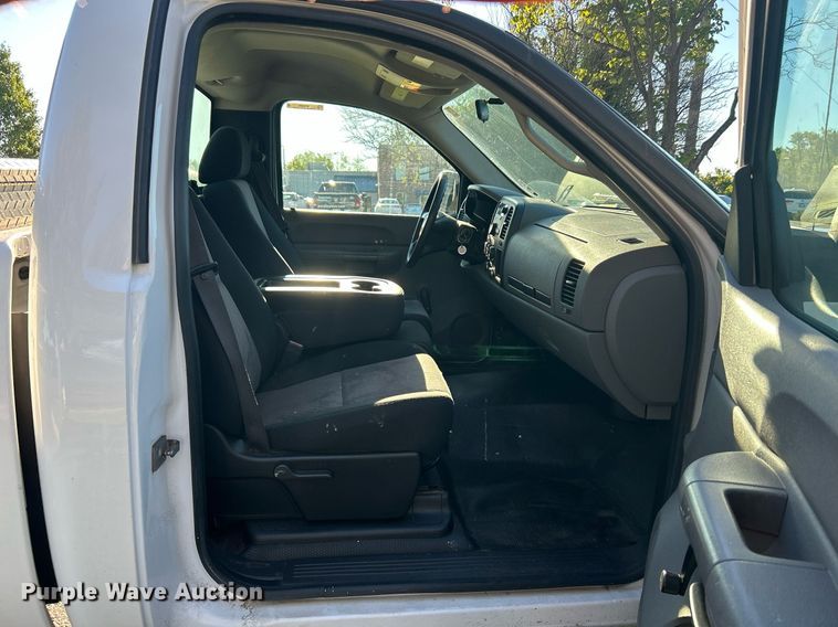 image for item MG9986 2008 Chevrolet Silverado 1500  pickup truck