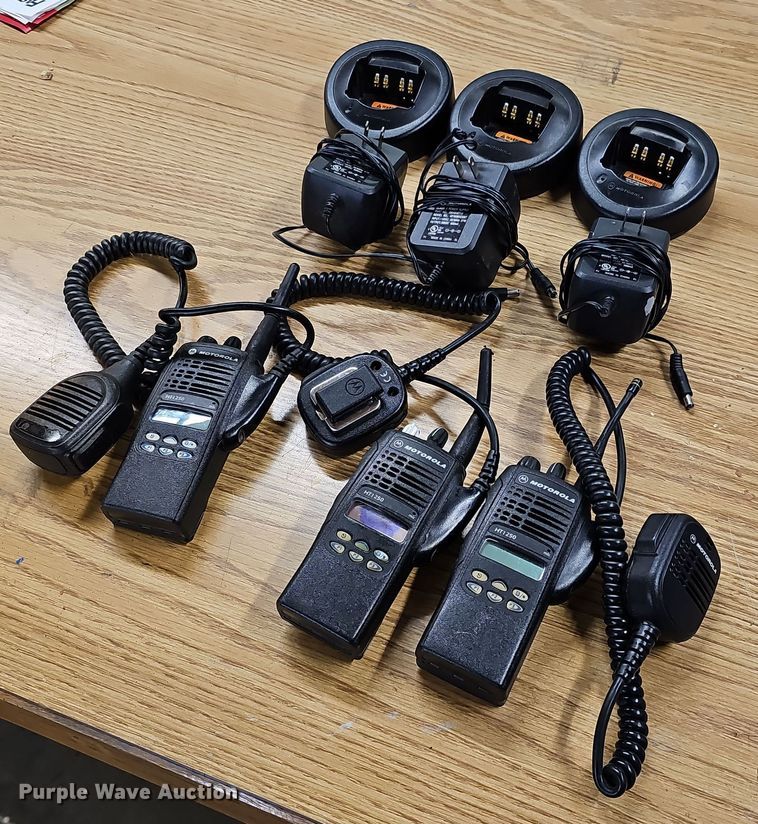 image for item MH9374 (3) Motorola HT1250 handheld radios