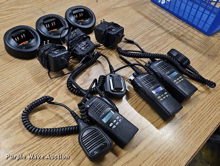image for item MH9374 (3) Motorola HT1250 handheld radios