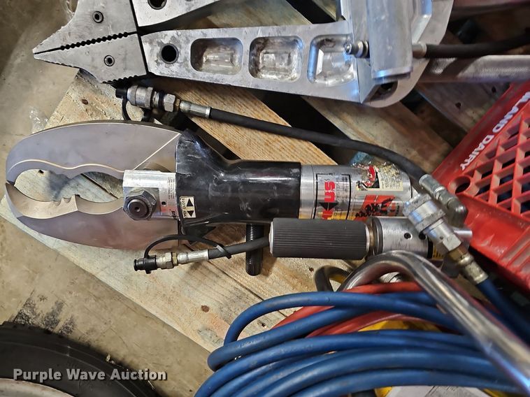 image for item MH9376 Amkus Rescue Systems  emergency response equipment