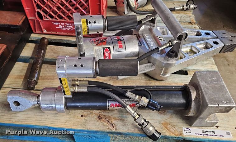image for item MH9376 Amkus Rescue Systems  emergency response equipment