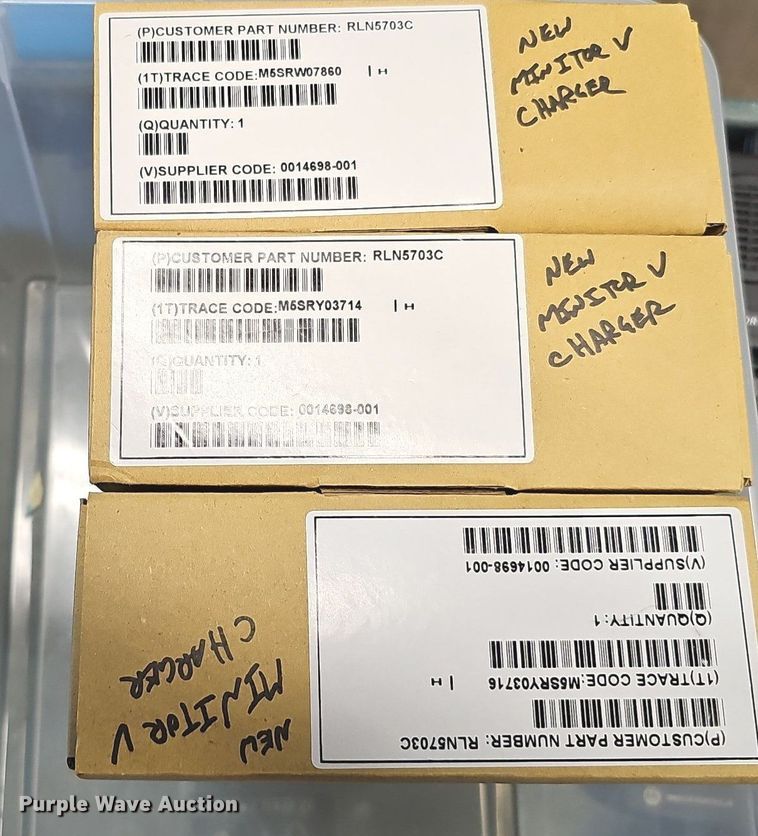 image for item MH9377 (15) Motorola Minitor V pagers