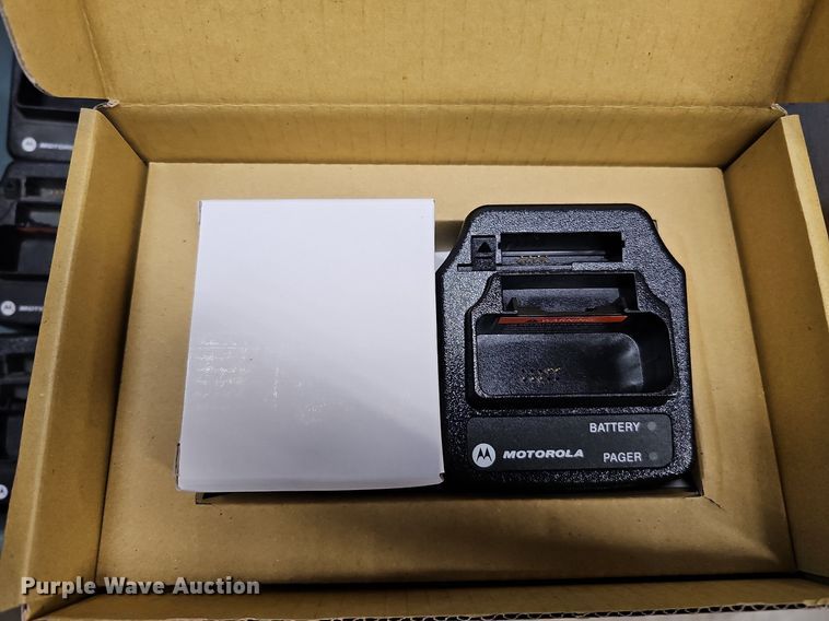 image for item MH9377 (15) Motorola Minitor V pagers