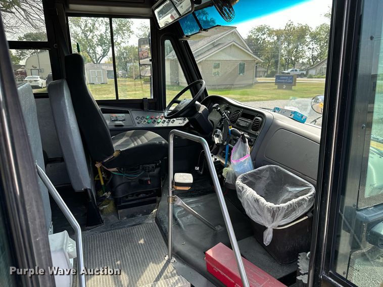 image for item ML9080 2009 Freightliner Thomas B2  school bus