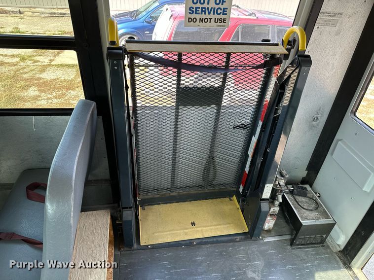 image for item ML9080 2009 Freightliner Thomas B2  school bus