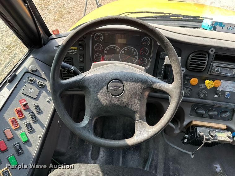 image for item ML9080 2009 Freightliner Thomas B2  school bus