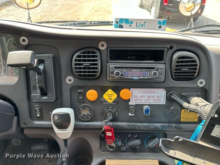 image for item ML9080 2009 Freightliner Thomas B2  school bus