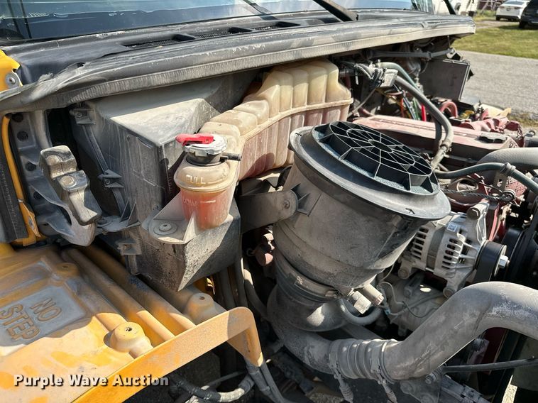 image for item ML9080 2009 Freightliner Thomas B2  school bus