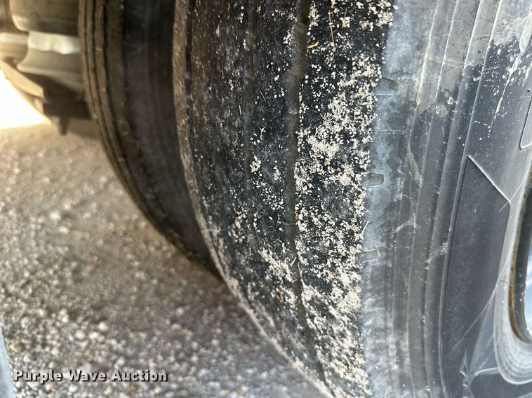 image for item ML9080 2009 Freightliner Thomas B2  school bus