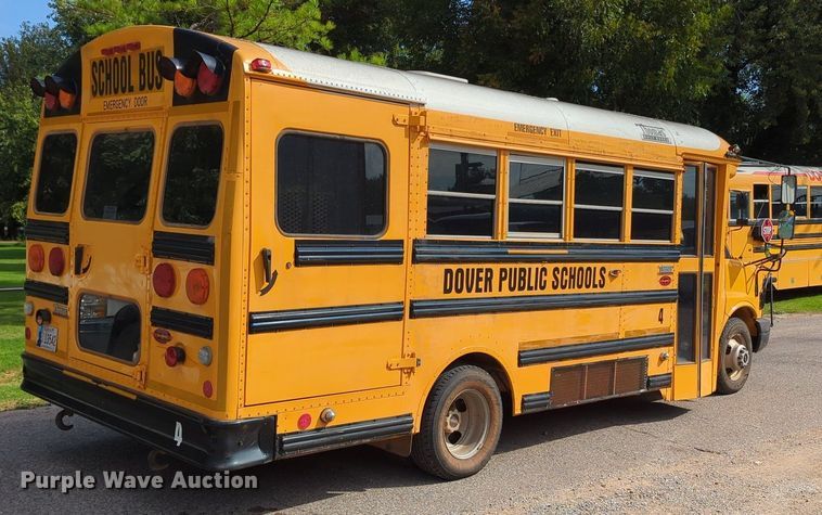 image for item MX9388 2005 Thomas Built  shuttle bus