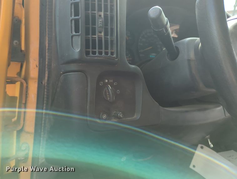 image for item MX9388 2005 Thomas Built  shuttle bus