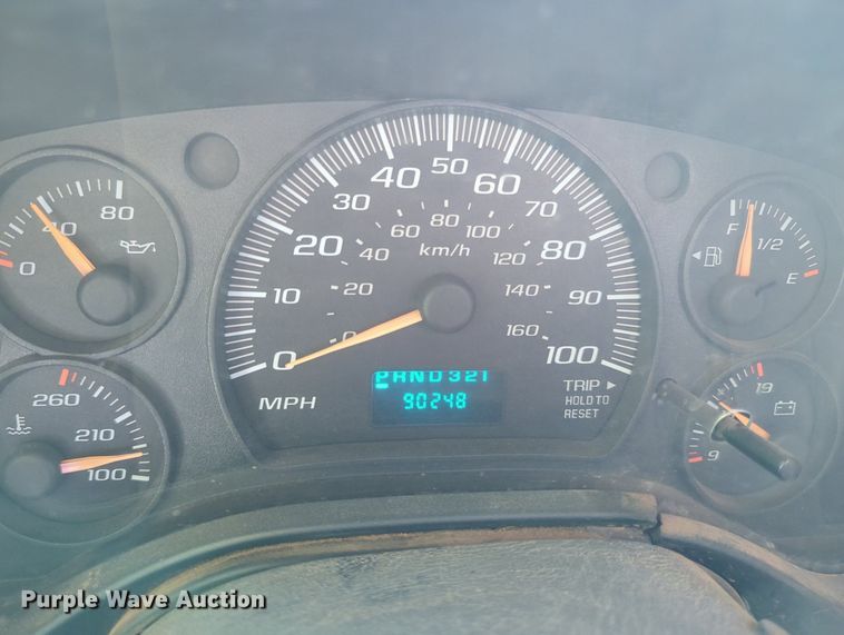 image for item MX9388 2005 Thomas Built  shuttle bus