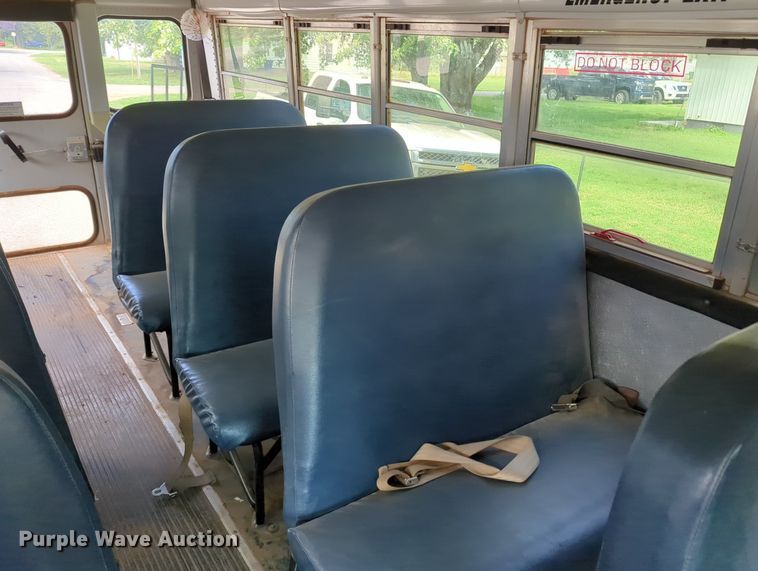 image for item MX9388 2005 Thomas Built  shuttle bus