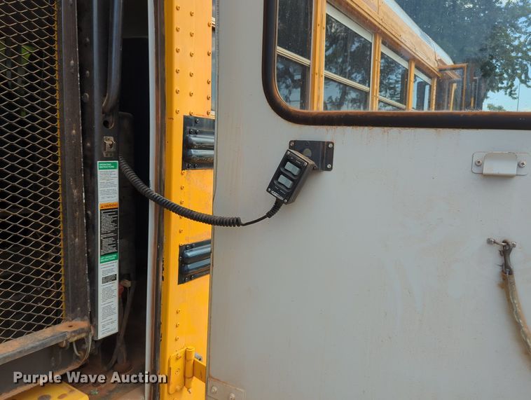 image for item MX9388 2005 Thomas Built  shuttle bus