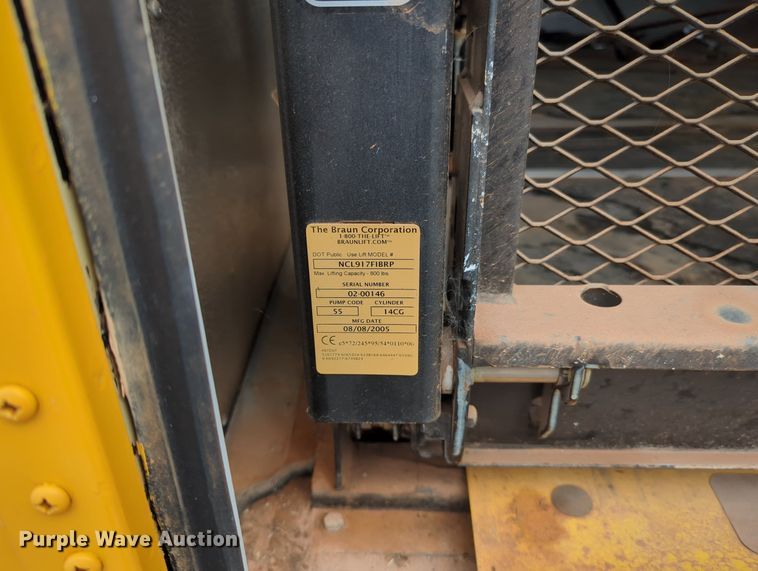 image for item MX9388 2005 Thomas Built  shuttle bus