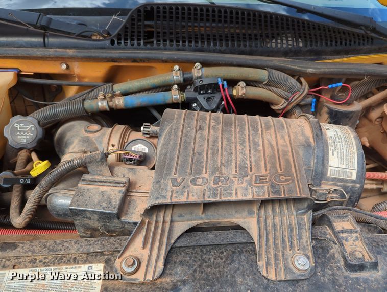 image for item MX9388 2005 Thomas Built  shuttle bus