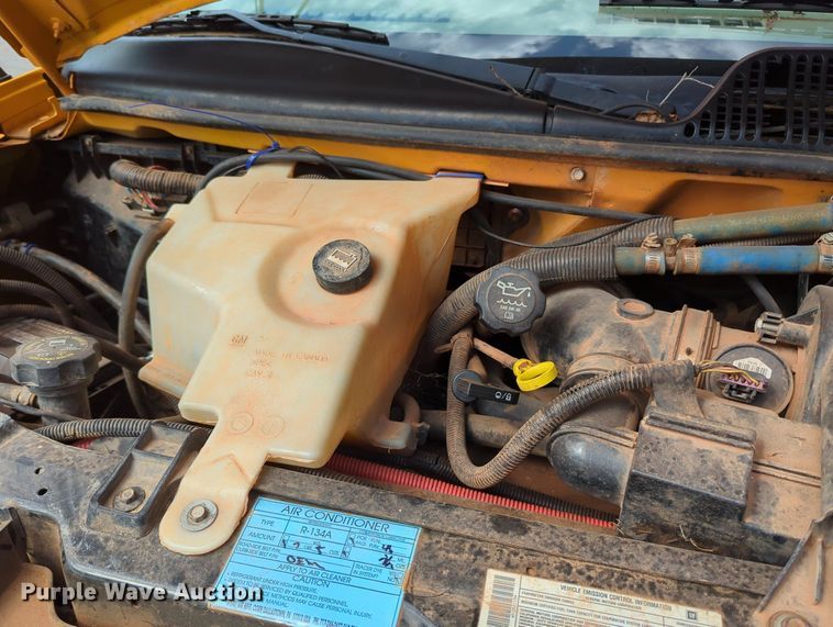 image for item MX9388 2005 Thomas Built  shuttle bus