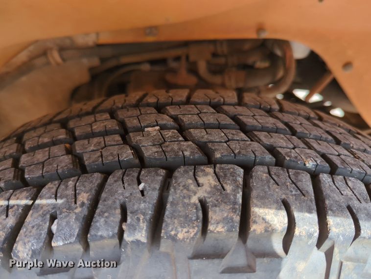 image for item MX9388 2005 Thomas Built  shuttle bus