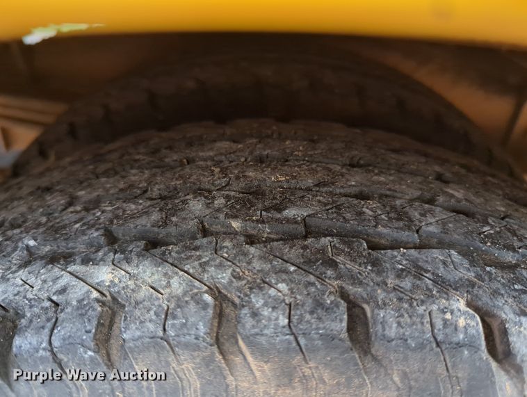 image for item MX9388 2005 Thomas Built  shuttle bus