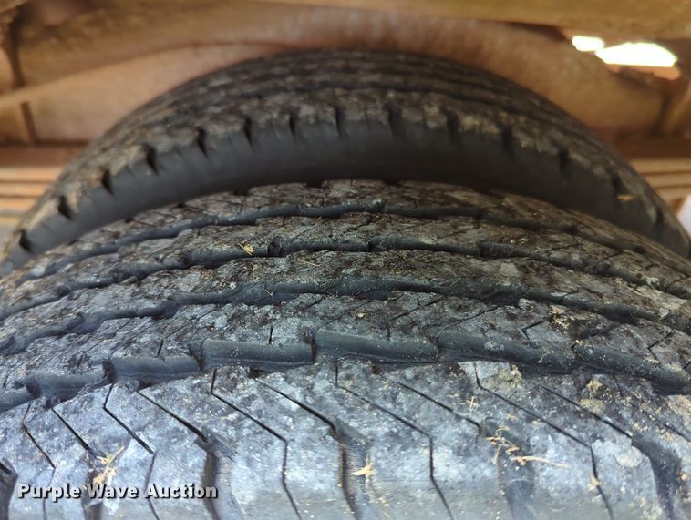 image for item MX9388 2005 Thomas Built  shuttle bus