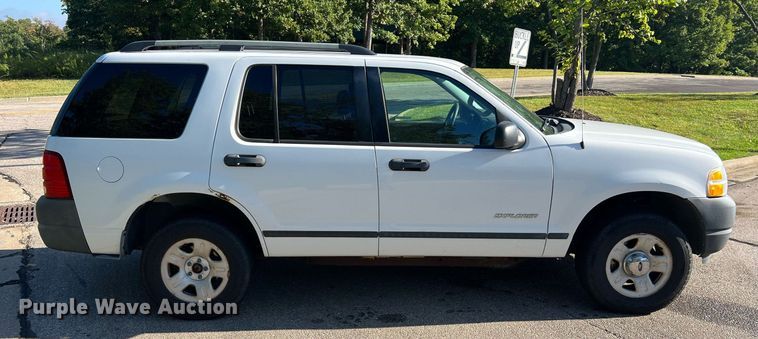 image for item NA9209 2004 Ford Explorer SUV
