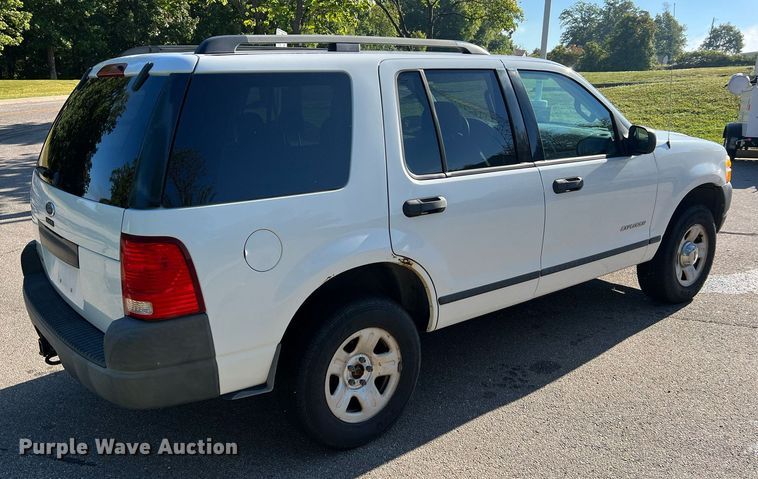image for item NA9209 2004 Ford Explorer SUV