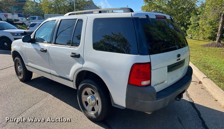 image for item NA9209 2004 Ford Explorer SUV